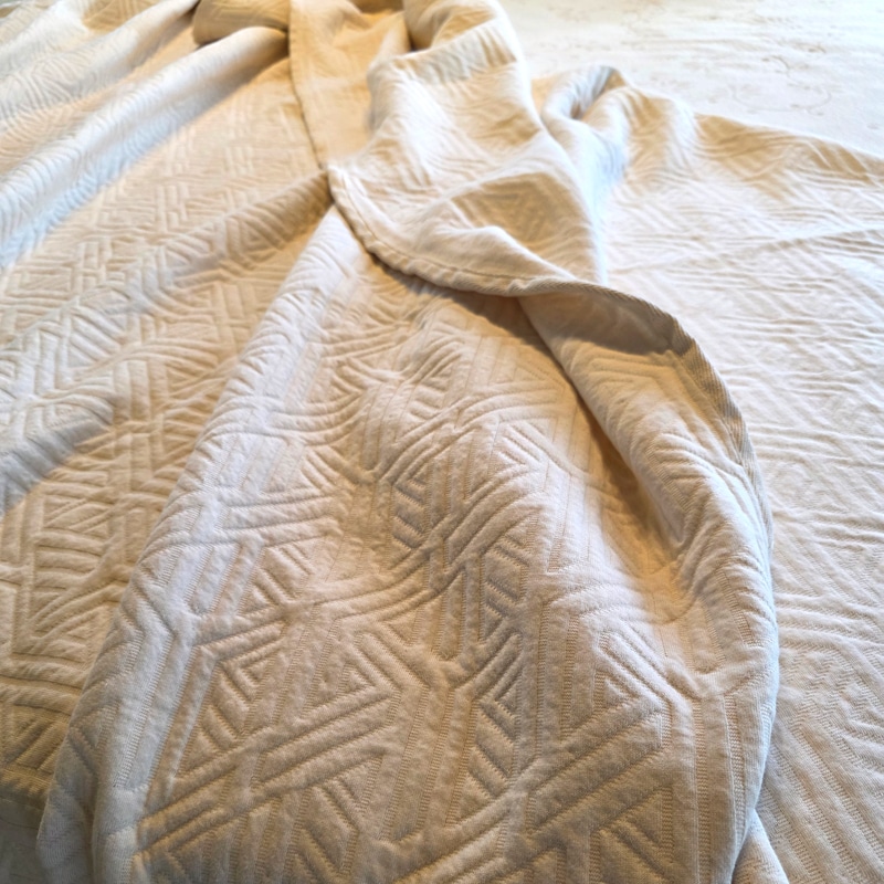 Mazey Organic Cotton Matelasse Blanket - Image 4