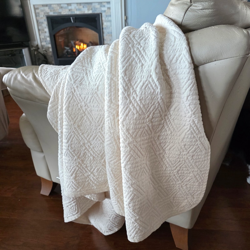 Mazey Organic Cotton Matelasse Blanket - Image 7